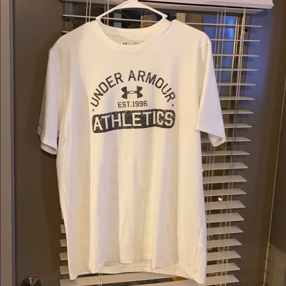 Under Armour T-shirt